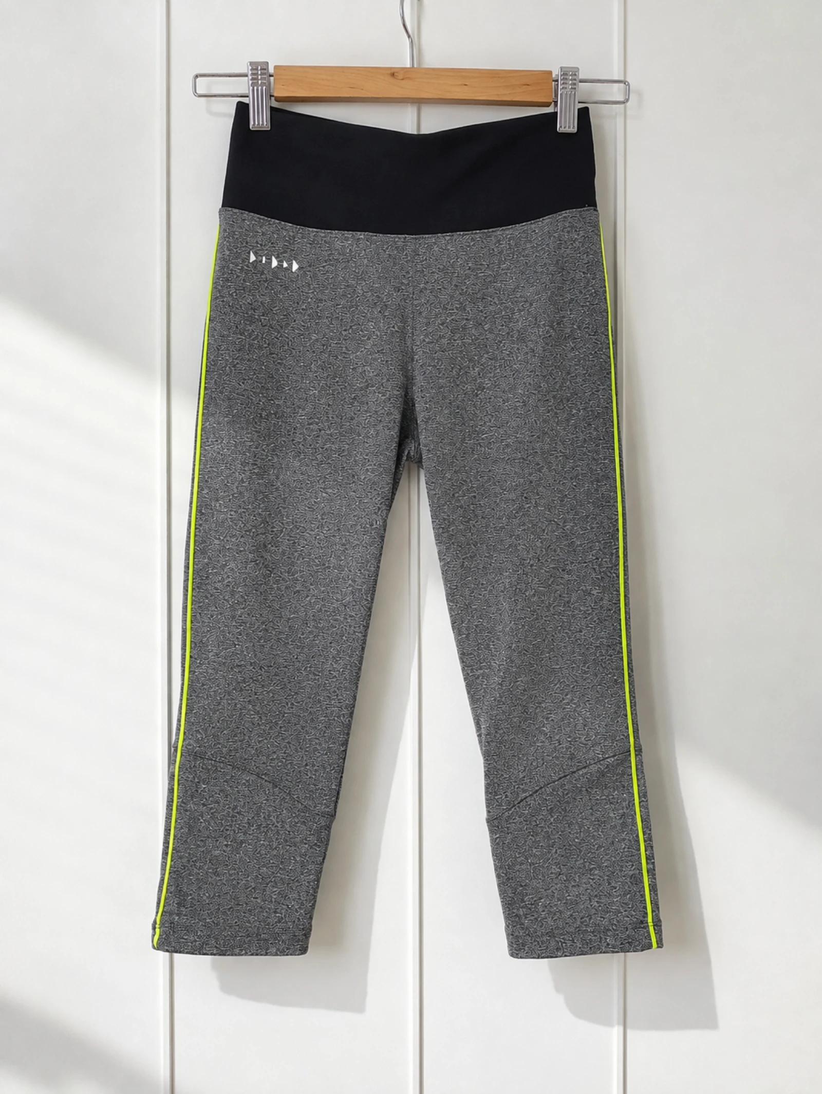 Leggings deportivos capri Pull&Bear talla S gris jaspeado